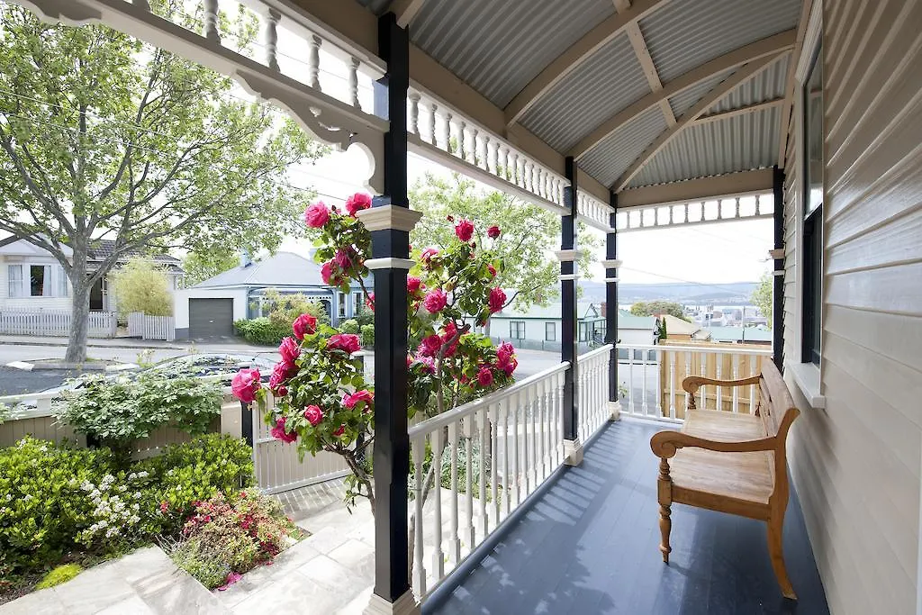 Library House Villa Hobart